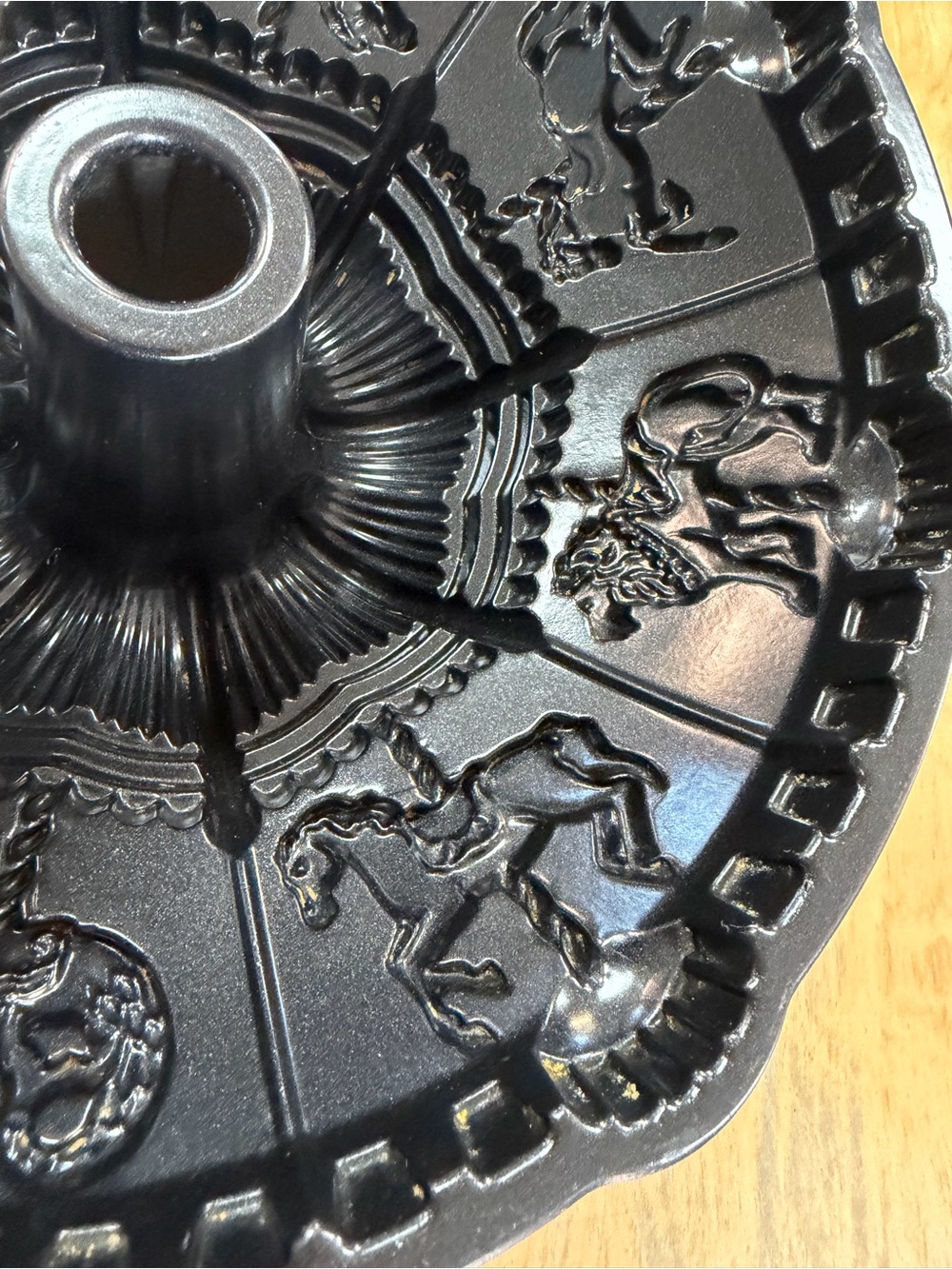 Nonstick Gray Carousel Horse Bundt Pan - Decorative Bakeware - Picture 2 of 4
